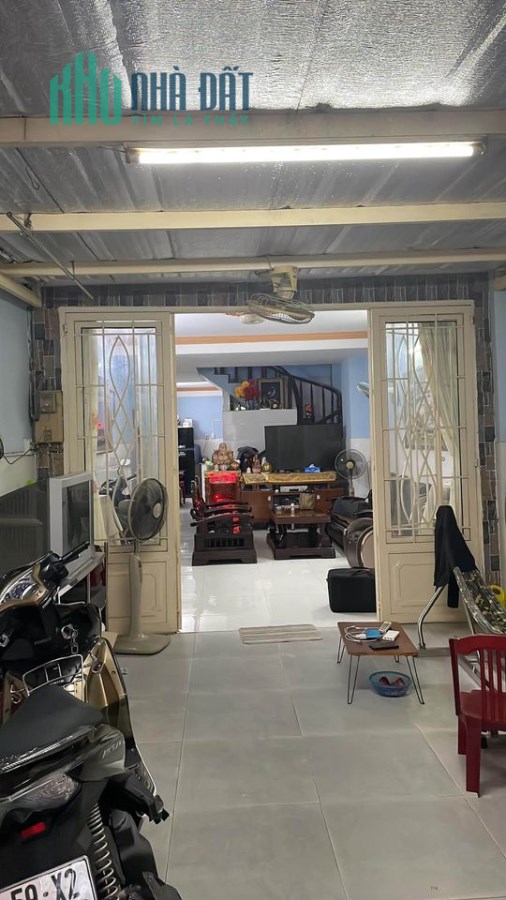Cần Bán Nhà 3 Tầng - Không Quy Hoạch Cách MT Huỳnh Tấn Phát 100m 1 Xẹc Giá 8,xx Tỷ Quận 7