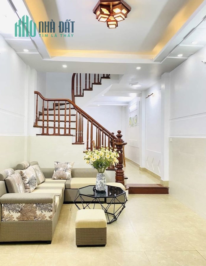Ngõ 1 Nguyễn Văn Huyên - Cầu Giấy bán nhà 6 tầng, 42m, ngõ to thông thoáng, cực gần ô tô, gần phố.