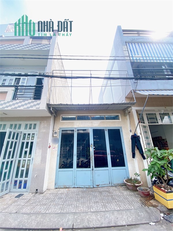 Bán nhà 10m thông đường ĐỖ Thừa Luông Q. tân phú 4mx18m cấp 4 giá 6ty3 TL