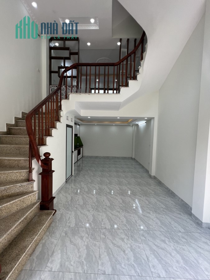 Bán nhà Tứ Hiệp 45m2 trung tâm dân trí cao, tiện ích nhiều, xây mới ở luôn giá 2.95 tỷ. 0972448366