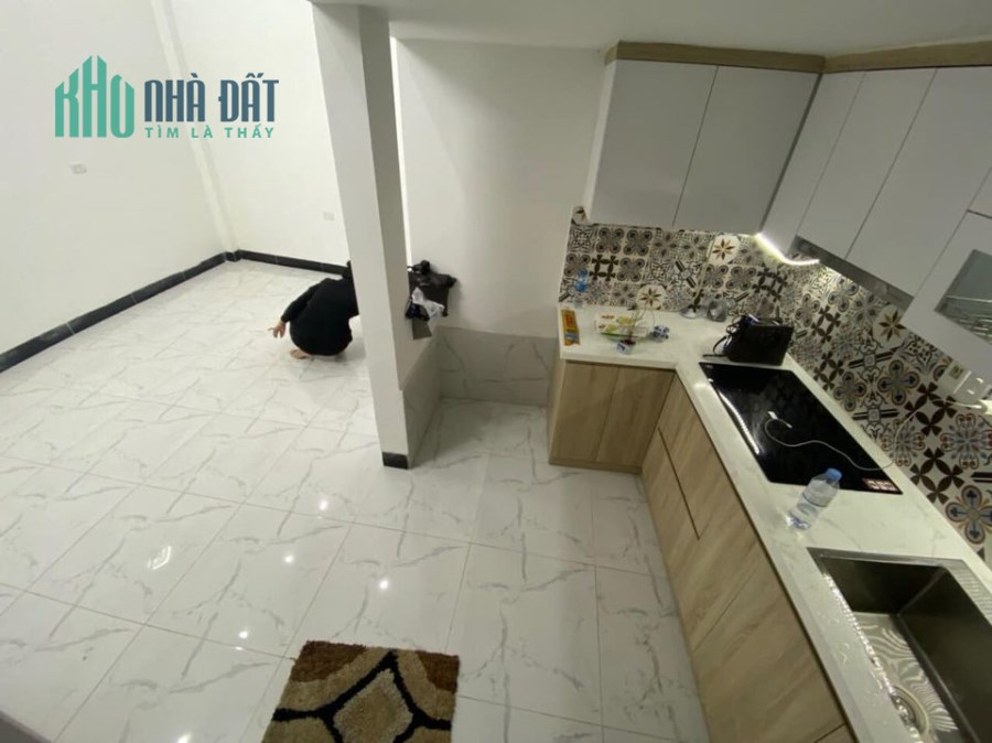 Bán nhà phố Chùa Quỳnh, HBT, 36 m x 5 ,ô tô , kinh doanh, nhà đẹp, 5 tỷ