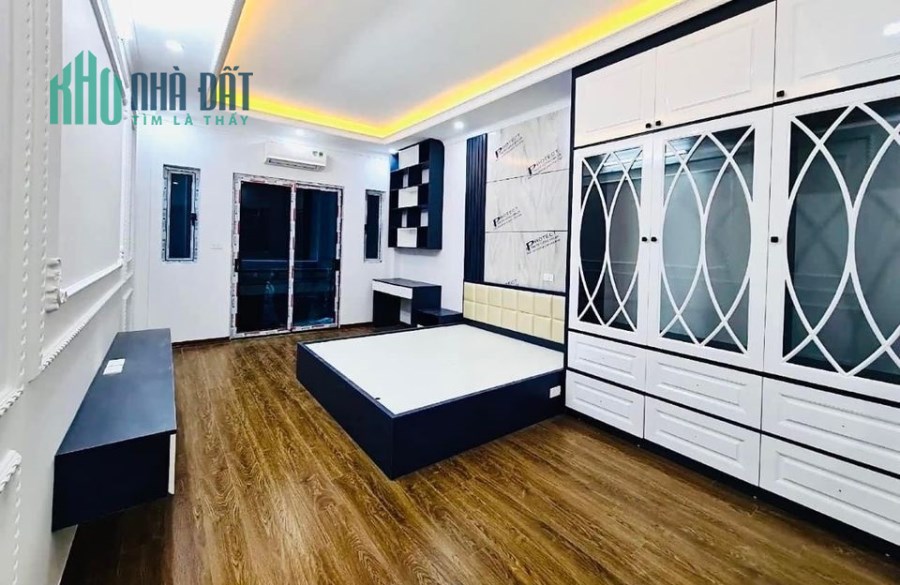 Bán nhà phố Chùa Quỳnh, HBT, 37m x 5 ,ô tô , kinh doanh, Hiếm nhà bán