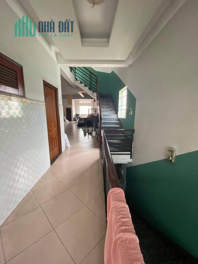 Bán nhà MT kinh doanh tốt, P. Linh Đông Thủ Đức, dt 215m2