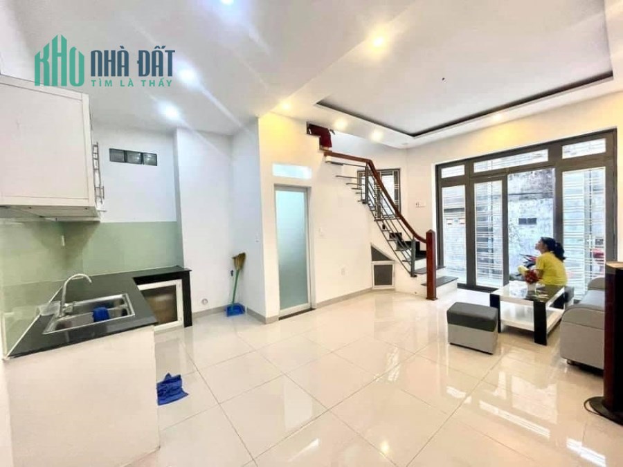 KẸT VỐN KINH DOANH GẤP GIẢM CHÀO 500TR - CMT8 QUẬN 10 
NHÀ QUẬN 10 BÁN GIÁ QUẬN BÌNH TÂN .