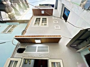 Chính chủ là người già lớn tuổi cần bán để về quê sống.