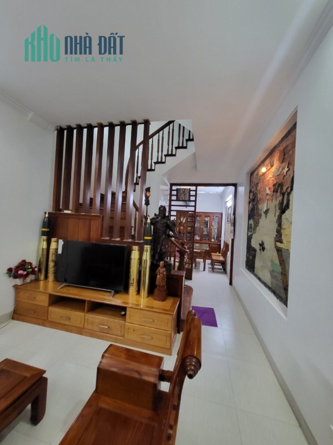Nội thất gỗ ĐẲNG CẤP, kinh doanh đa dạng, chính chủ cần bán nhà Ngô Thị Nhậm, 200m ra Quang Trung,