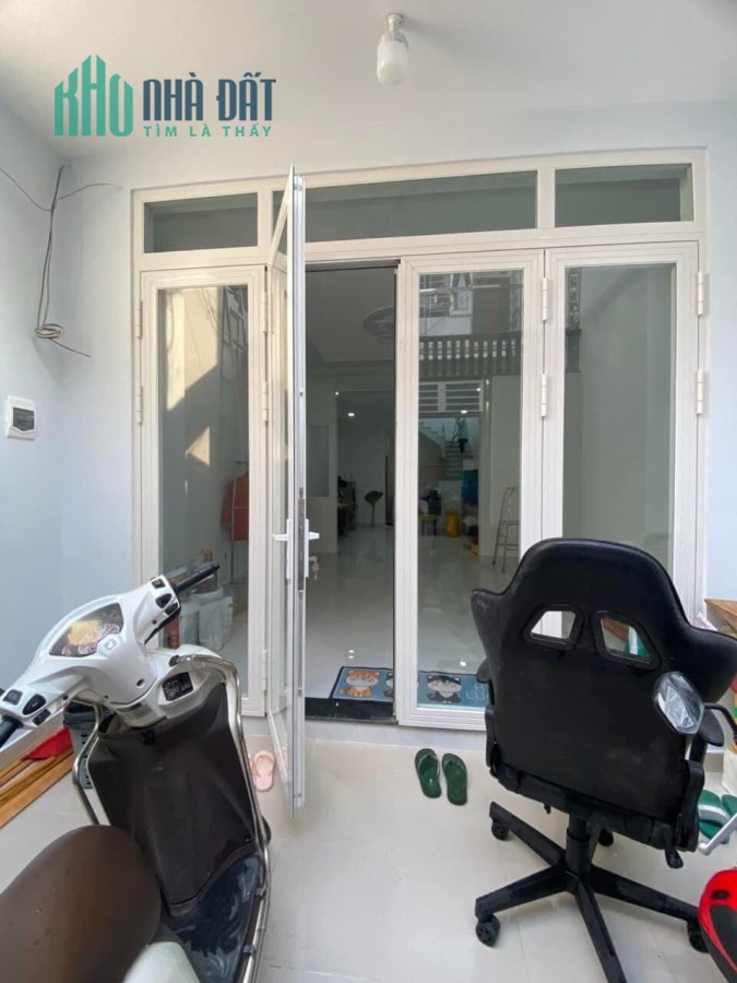 TÔI CHỦ BÁN NHÀ ĐẸP 2 LẦU, HẺM LỚN XE HƠI ĐẬU, CỬA Đ. NGUYỄN VĂN KHỐI P8, GÒ VẤP, GIÁ CHỈ 4.85 TỶ.