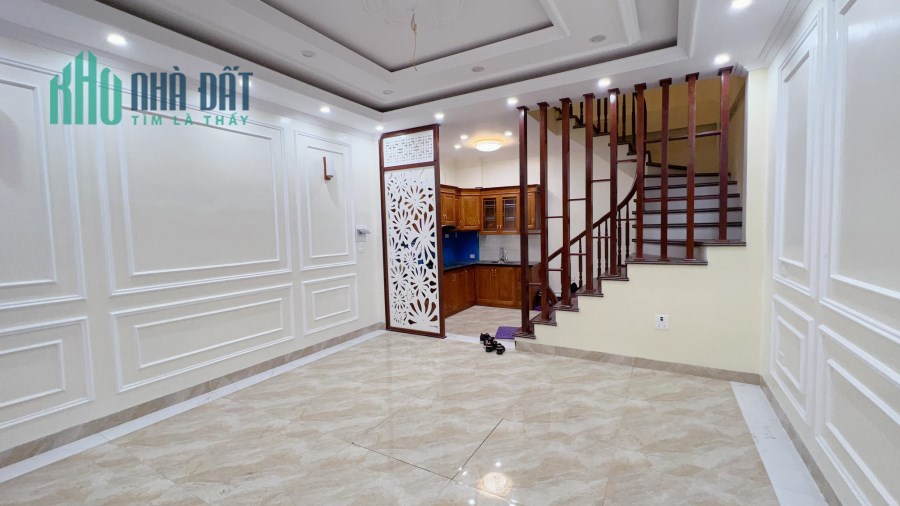Chính chủ bán Gấp nhà Trường Chinh DT 53m2 5T, MT 4.6m, 5.7 tỷ. LH; 0985375236