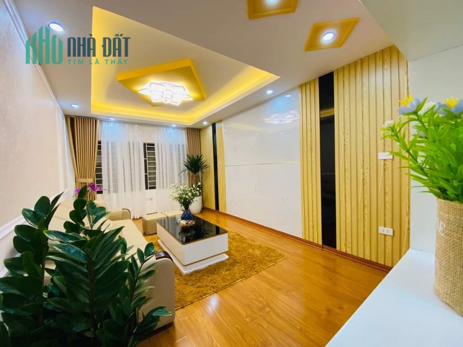 Bán nhà Hoàng Văn Thái 45m2, 4 tầng  giá 5.98 tỷ. Full nội thất, Ô tô dừng đỗ