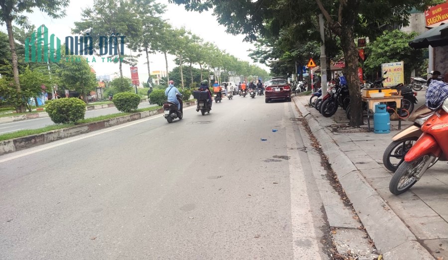 Mặt phố NAM TỪ LIÊM, 42M, 5 TỶ 5, Kinh Doanh, Ô tô tránh, Vỉa hè