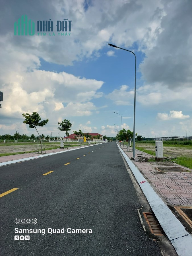 kẹt tiền cắt lỗ 4 lô liền kề đường lớn Nam an New city