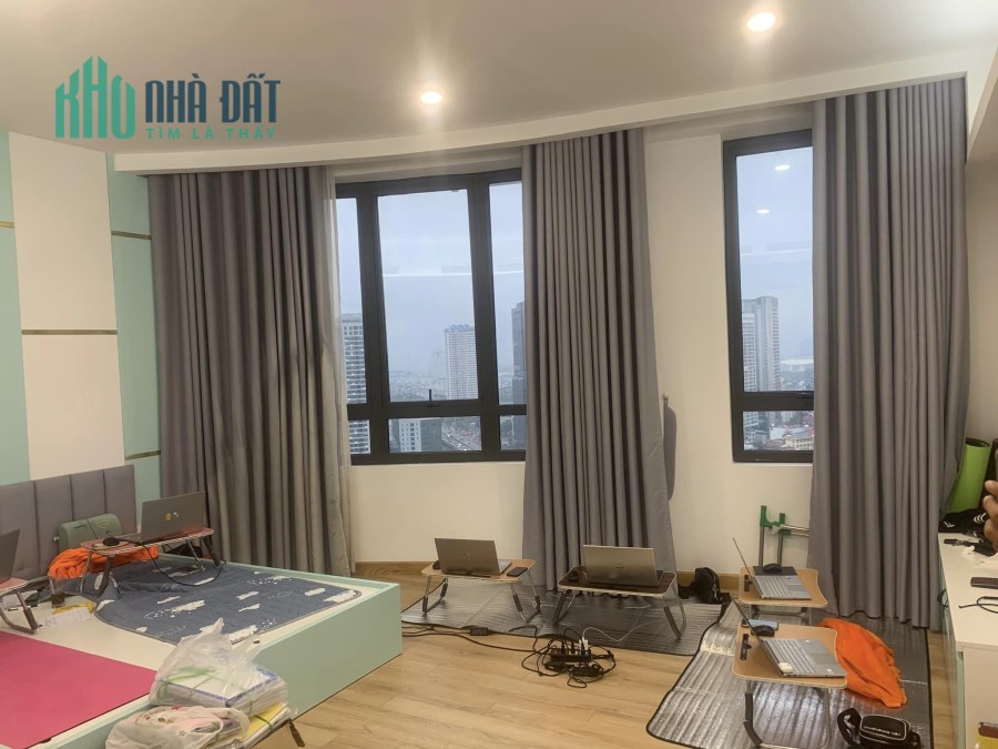 Bán Căn hộ Cao cấp 145m2, 6m, Cầu Giấy, chỉ 7 tỷ, lô góc, view đẹp.