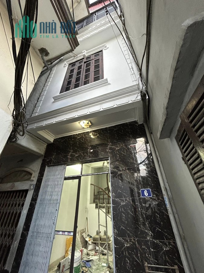 Bán nhà Ngõ Nguyễn Văn Cừ 30m2 x 3 tầng, Dân Xây chỉ 2,7 tỷ. LH 0913182011