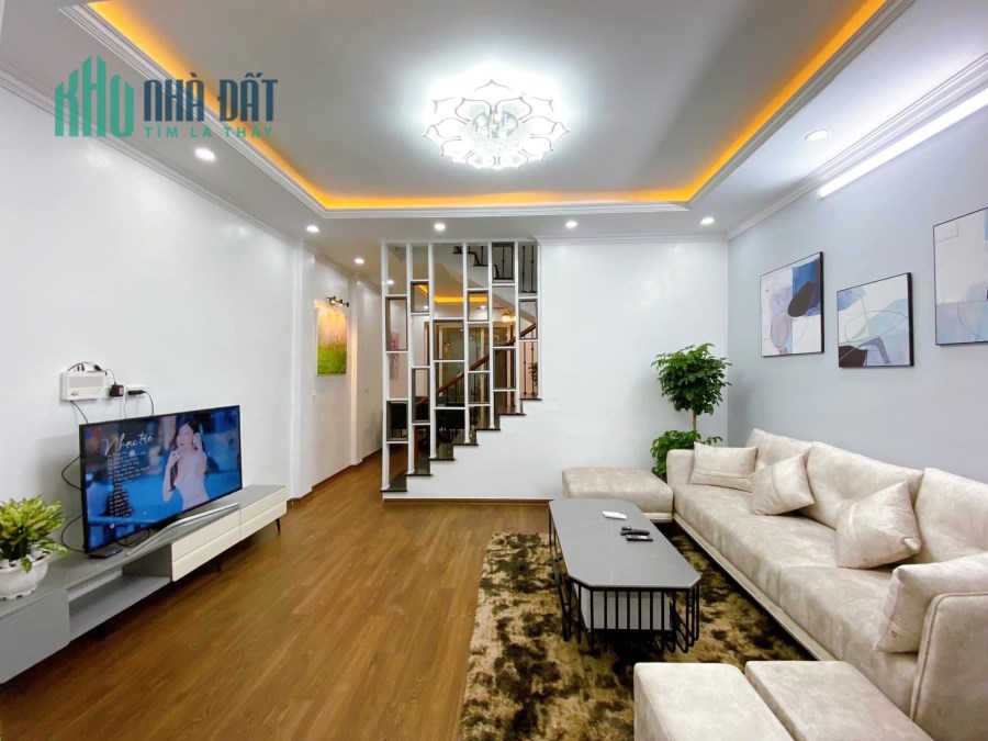 BÁN NHÀ HOÀNG MAI(TĐ) , DT GẦN 60M2x 3 tầng, CHỈ NHỈNH 5 TỶ, MT SIÊU RỘNG 5M, NGÕ TO, GẦN CHỖ ĐỂ Ô