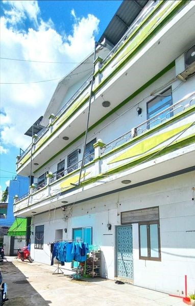 Nhà 210m2 ngay Vòng xoay chợ Thủ Đức + xe hơi đỗ nhà + 14 tỷ