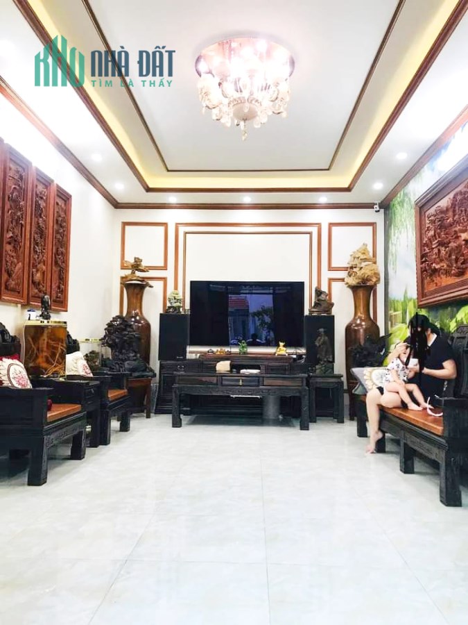 bán nhà Trần Phú, Hà Đông DT 150m2 4tang nhỉnh 13ty ô tô, thông kinh doanh.