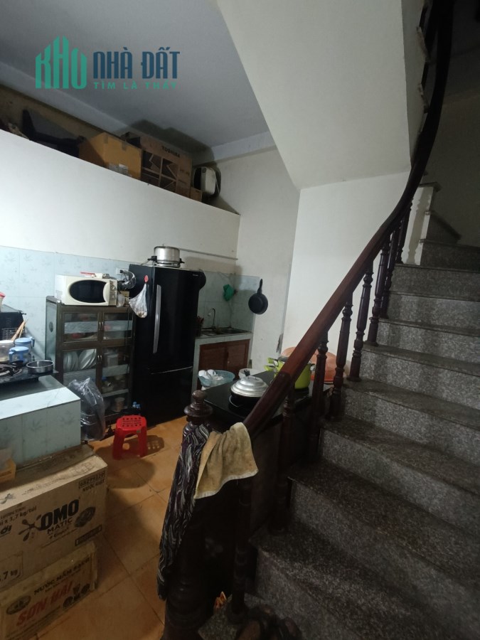 Bán nhà Gia Quất, Dt 47m sd, nhà 2 tầng, Mt 6m, giá nhỉnh 2 tỷ.