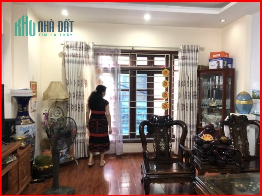 NGON, Nguyễn Lân 3 thoáng mặt ngõ, ô tô ra vào, DT42m2 x 5t, MT4.6m, chỉ 4.6 tỉ.
