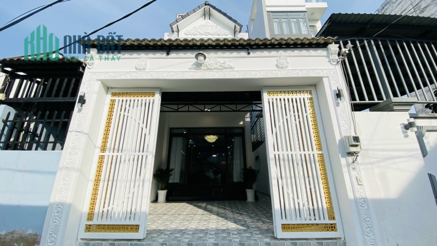 BÁN  NHÀ HXH ĐỖ CỬA - CÁCH MẶT TIÊN ĐƯỜNG HUỲNH TẤN PHÁT 50M 1 TRỤC THẲNG - FULL NỘI THẤT CAO CẤP -