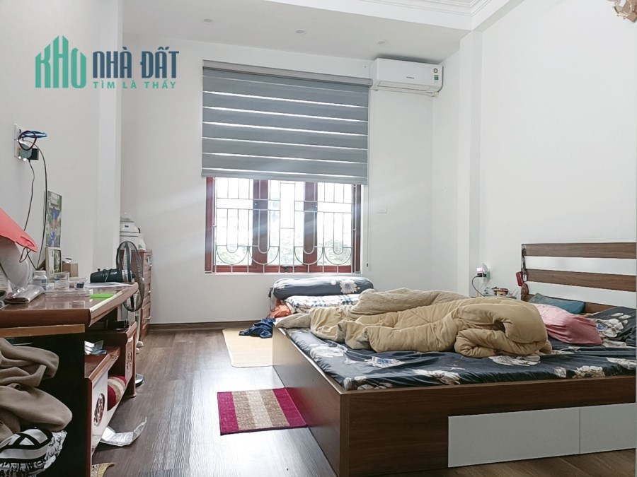 Bán nhà Hoàng Cầu, Đống Đa 40m2 x 5 tầng, nhà đẹp gần oto, yên tĩnh, giá 6.8 tỷ