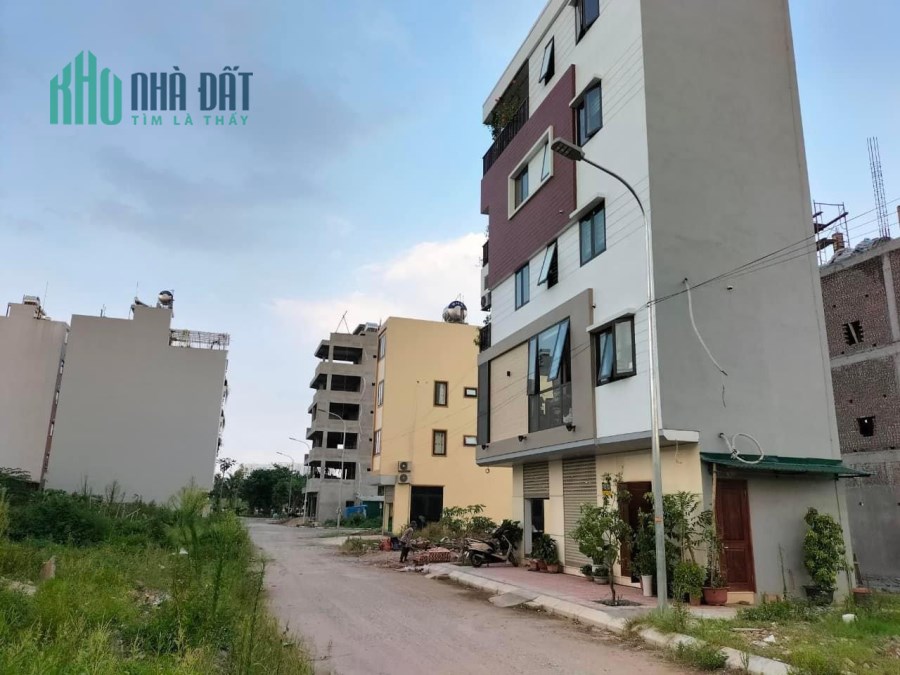 Mảnh đất vàng trung tâm Phúc Lợi,gần Vinhome,DT 55M,MT 5.5M,ô tô vào tận đất.Nhỉnh 4 tỷ