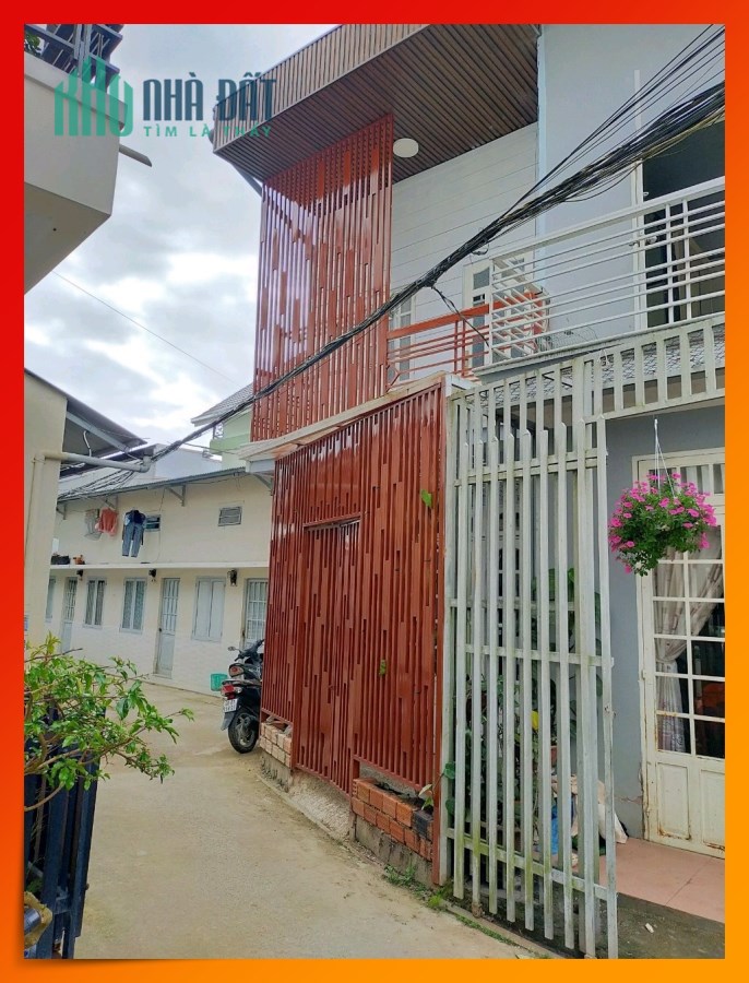 🏠 Bán Nhà ở Phường 4, Đà Lạt - 77m2, 1 trệt 1 lầu, giá chỉ 3 tỷ 650, có chỗ để ô tô