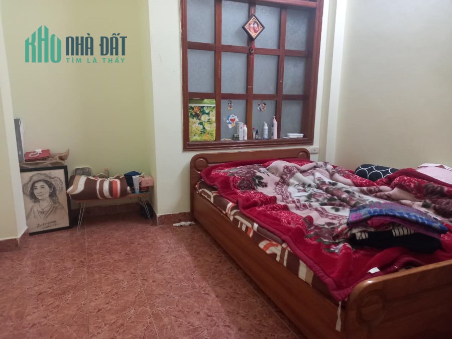 Bán nhà Đội Cấn,  Ba Đình  50 m 4 T, gần bải gửi xe ô tô,  giá 5 tỷ 8.
