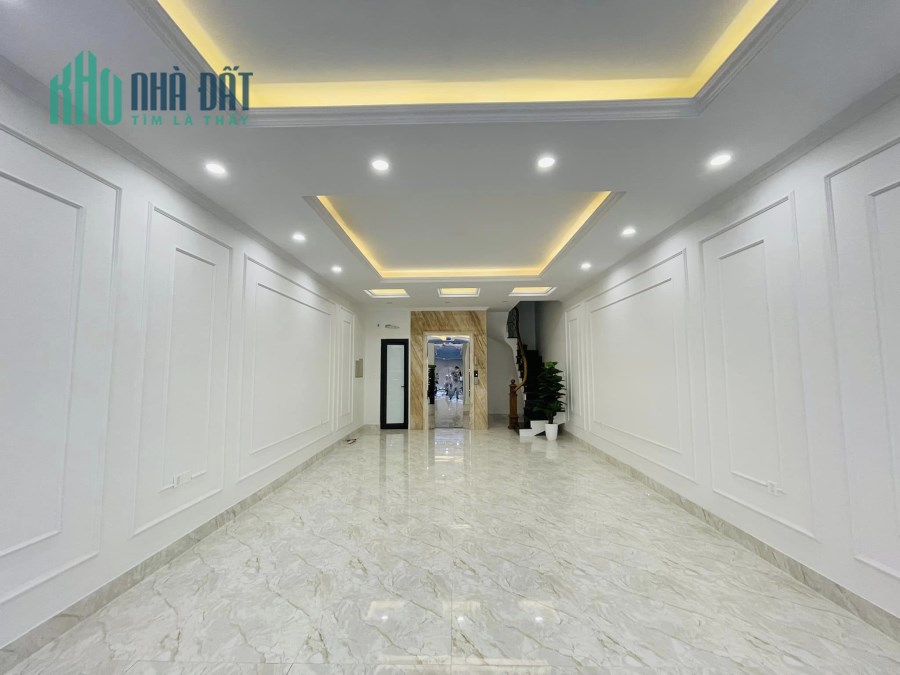 Bán nhà Phân Lô Trung Kính, Cầu Giấy, 80m2, MT: 5,5m, Ô Tô Tránh, Vỉa hè. Giá 22 tỷ