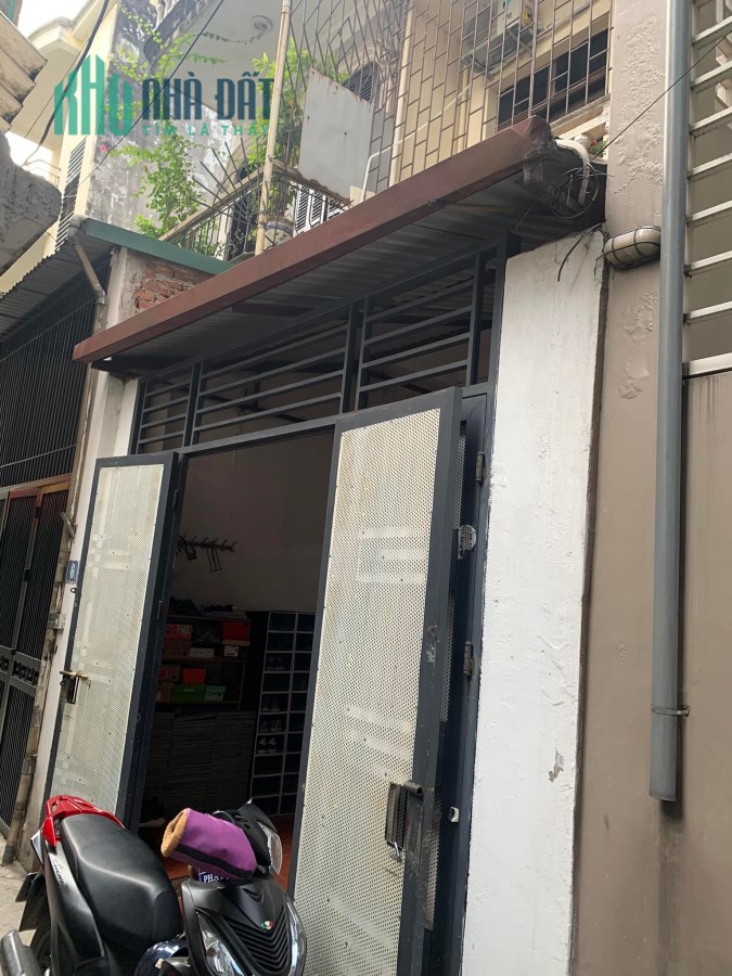 Bán nhà 3 tầng Phố Nguyễn Sơn, Long Bên, 60m2 mặt tiền 4m. ĐT: 0913182011