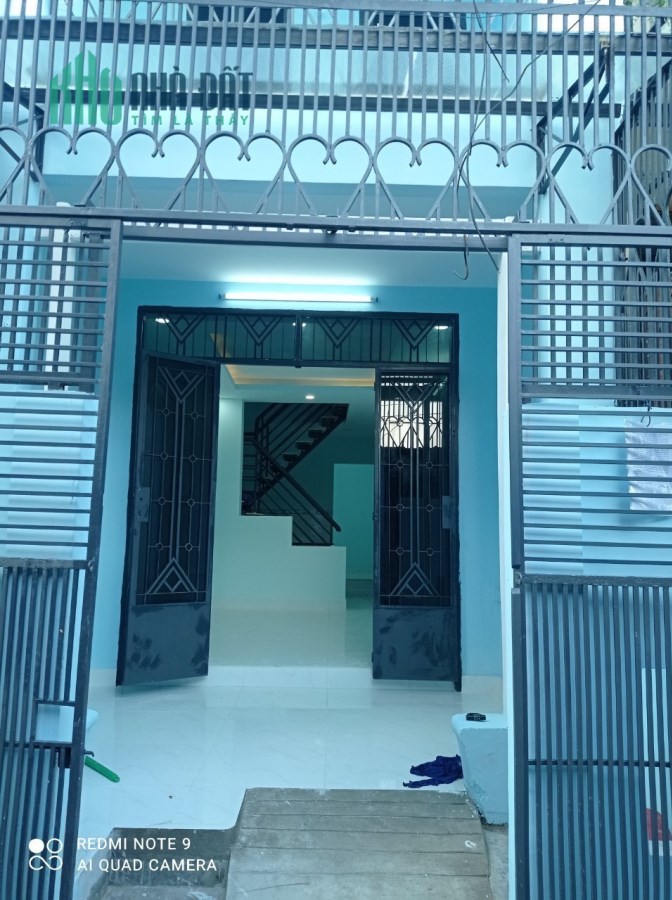 Bán gấp nhà mặt tiền Linh Chiểu TP Thủ Đức DT 50 m2  Sổ Hồng Riêng i giá 3.2  tỉ TL