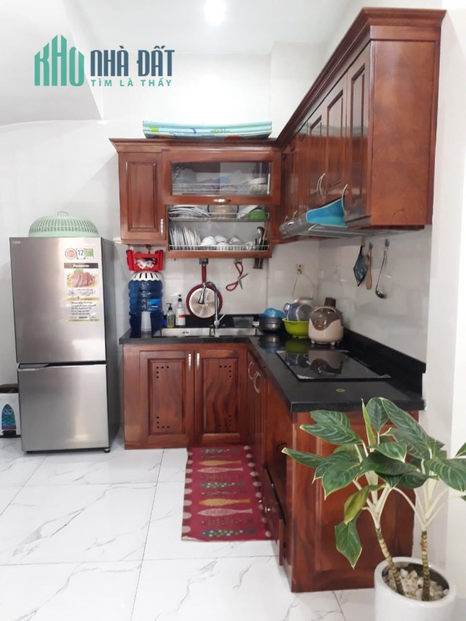 Bán nhà   siêu đẹp Đông Ngạc, Bắc Từ Liêm, 45m, 5T,  MT 4 m, giá  3 tỷ 6. nhà đẹp ở luôn.