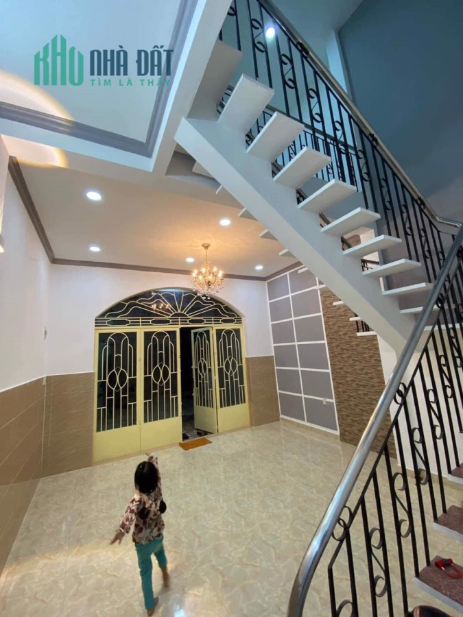 Bán gấp nhà  sát HXH Dương Đức Hiền 70m2,2 tầng chỉ 3ty970