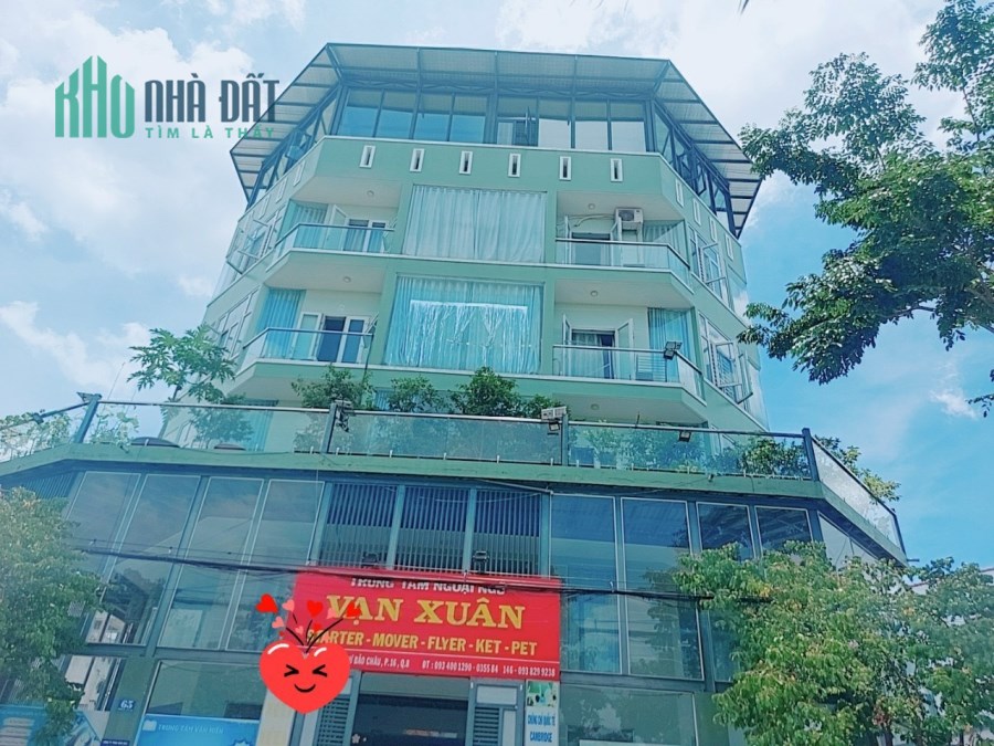 Bán nhà 3 mặt tiền Quận 8,  200 m2, 5 lầu ,10 pn 
giá chỉ 15,8 tỷ .