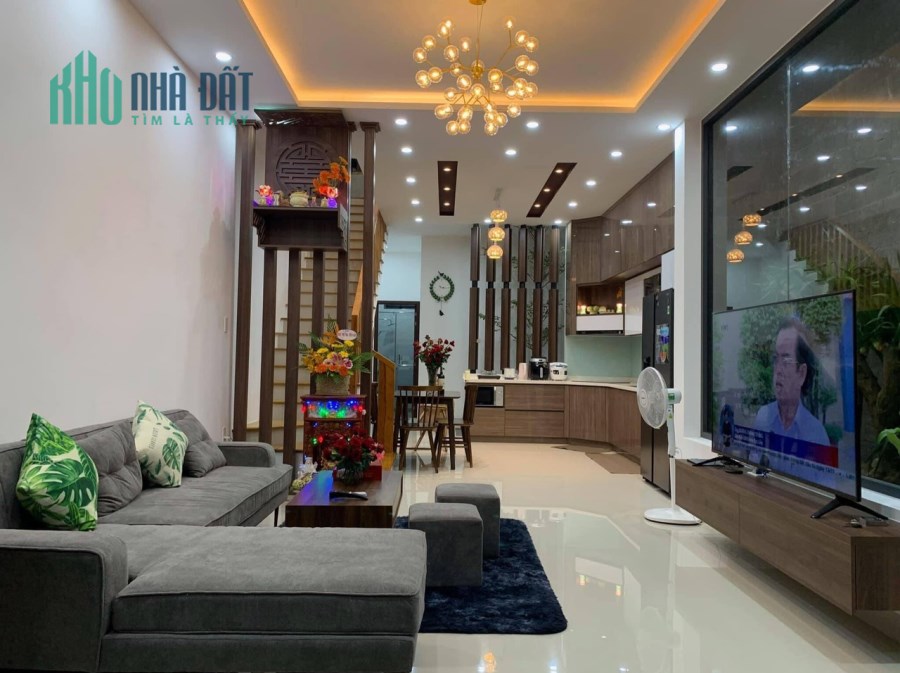 Bán nhà đẹp Mỹ Đình 32m2, 5 tầng, Gía nhỉnh 3 tỷ, 10M Ô tô, Ngõ thông, Full nội thất.