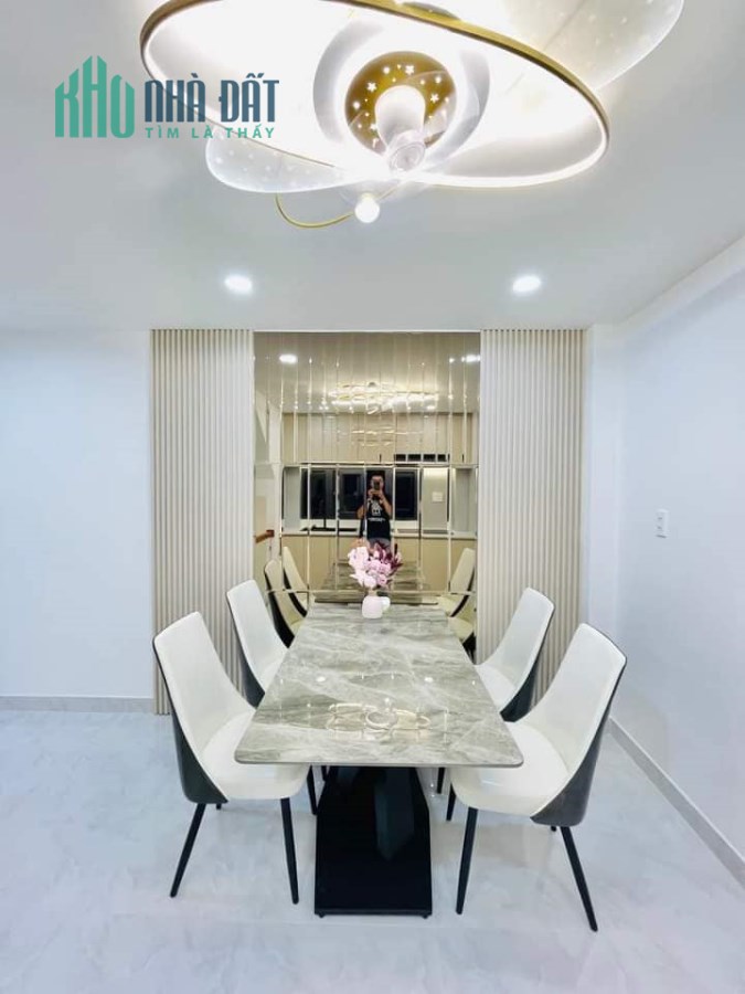 Bán nhà Huỳnh Tấn Phát, Quận 7, 84.5 m2, 7 PN, nhỉnh 5 tỷ