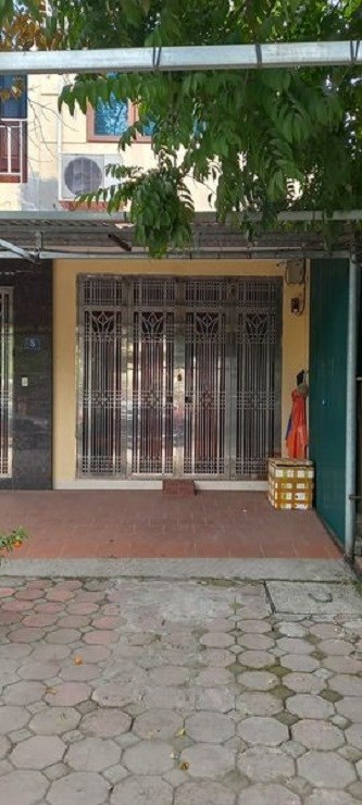 Cho thuê nhà 2 tầng 1 tum mặt đường tầu 5/775 Ngô Gia Tự, Đức Giang, Long Biên, Hà Nội