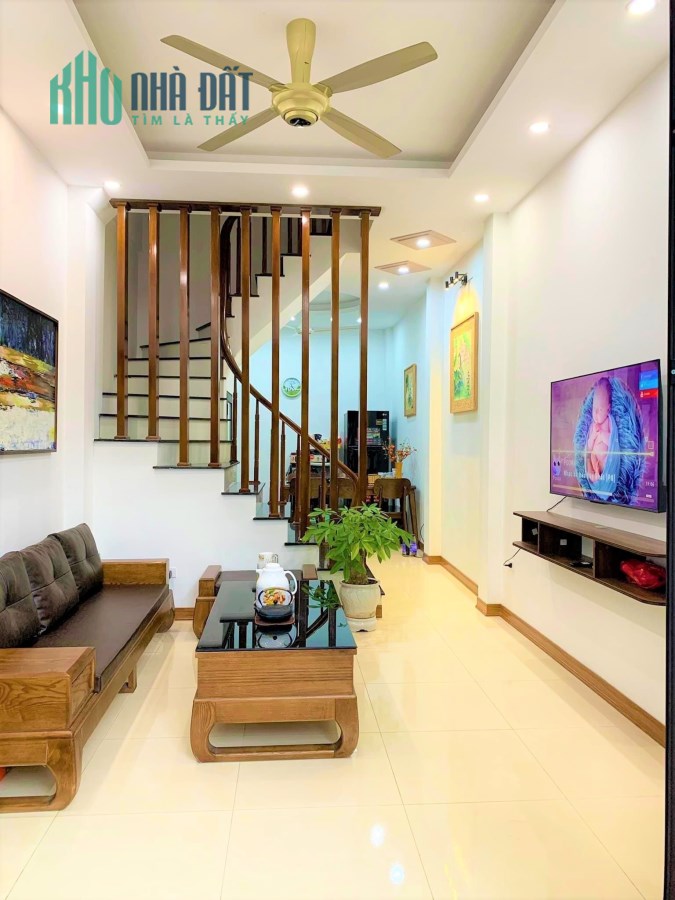 Bán nhà đẹp Phố Võ Chí Công 55/42m2 5tầng 4.8tỷ gần Hồ Tây - 0337628046