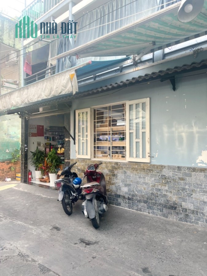Căn góc 2 tầng hẻm xe tải sát đường Nguyễn Kim P6Q10