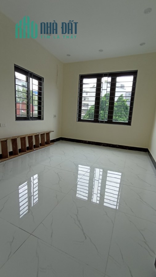 Bán nhà Trại Cá, Hai Bà Trưng, Dt sd 20m, nhà 3 tầng chắc chắn, giá 900 triệu