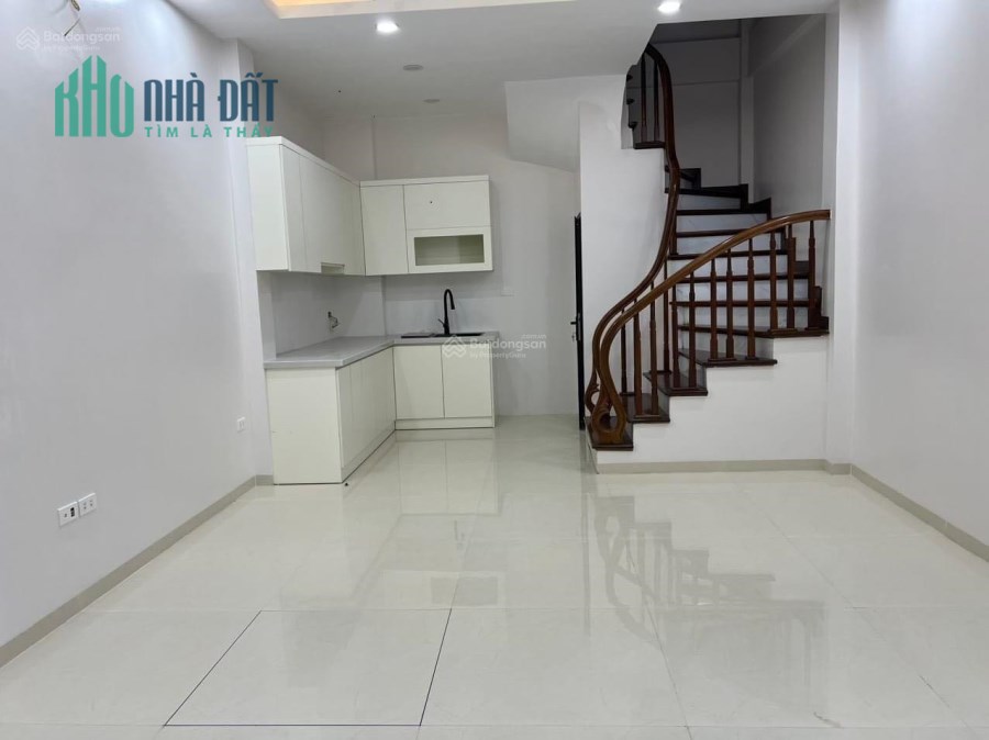 Ô tô đỗ cửa nhà mới xây 30m2, Giáp Nhất, Nguyễn Trãi, Thanh xuân.