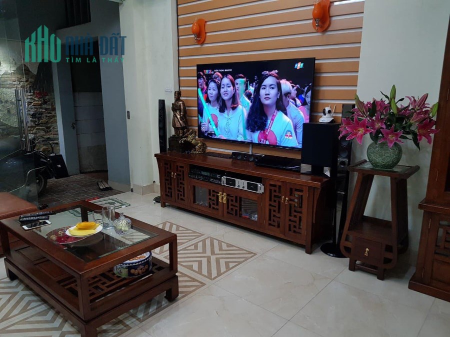 QUÁ HOT!! Bán nhà  Cầu Giấy Phân lô Ô tô cạnh nhà 45m2 5 tầng đẹp, TẶNG NỘI THẤT VIP ở ngay