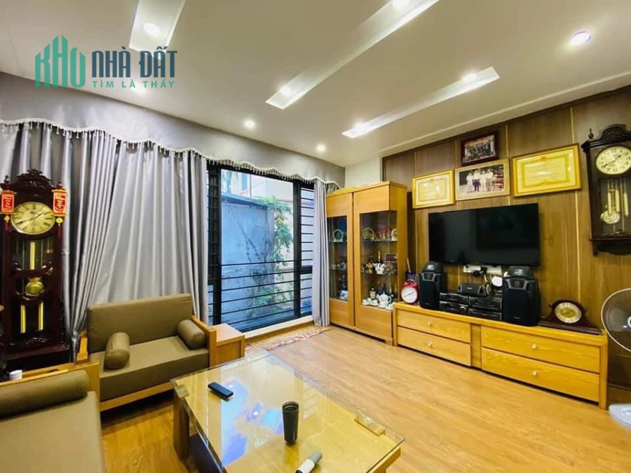Phạm Ngọc Thạch-Đống Đa- 125m2 mt 8 m- oto tránh-KD- 13 tỷ.