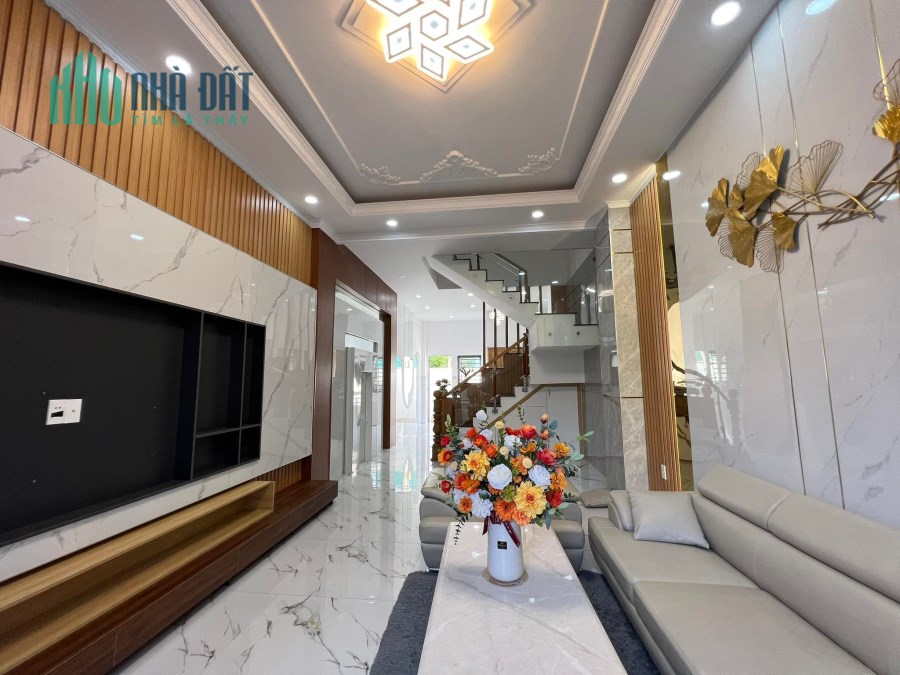 Nhà phố liên kề bán Tỉnh Lộ 10 Bình Tân - Chỉ nhỉnh 5 Tỷ có nhà mới 100% HXH 8M thiết kế sang trọng