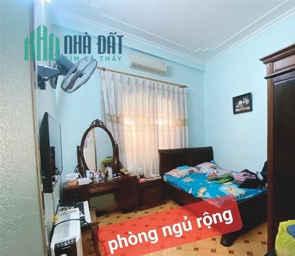 Bán nhà ngõ 213 Thiên Lôi - Lê Chân 2.5 tầng 3 ngủ GIÁ 1.89 tỉ có sân cổng riêng rộng