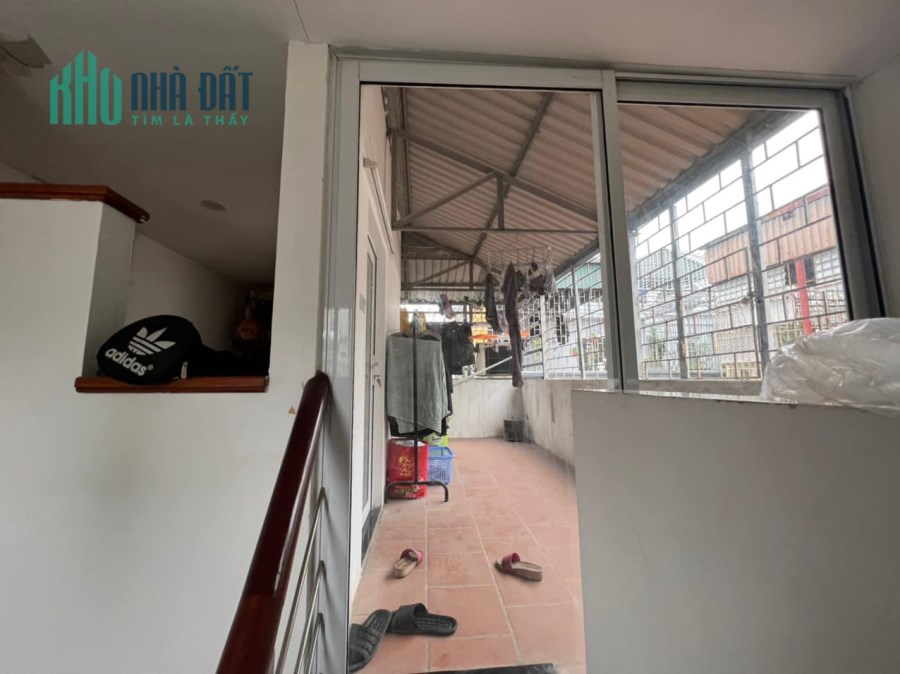 Bán nhà Hào Nam 5 tầng, sân đỗ 30 xe máy, gần phố, 3,6 tỷ
