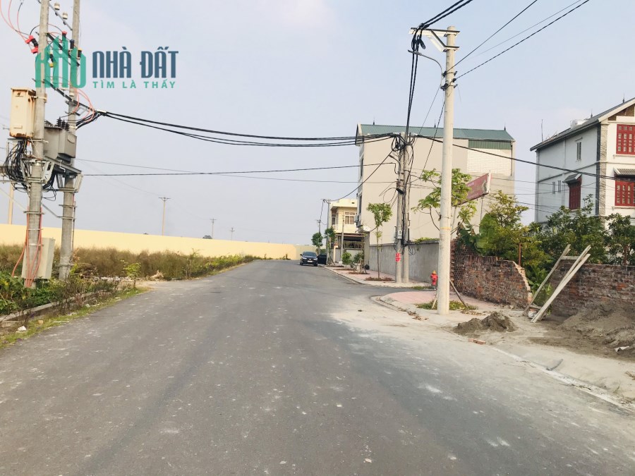 Hơn 2 tỷ 60m cạnh Võ Nguyên Giáp-Nguyên Khê ôtô tải đỗ cửa