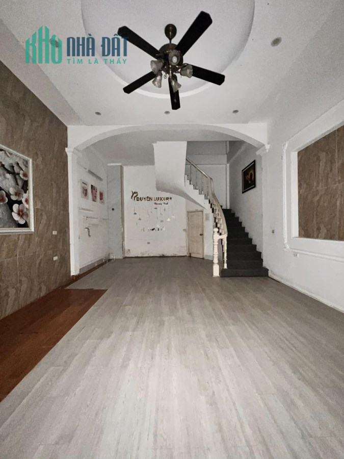XEM NGAY! NHÀ ĐẸP ở Mạc Thái Tổ, Cầu Giấy, Phân lô Ô tô 40m2, 5 tầng đẹp, nhỉnh 9 tỷ 0904.688.633