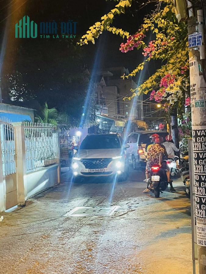 Hẻm đẹp,cách Mặt Tiền Huỳnh Tấn Phát 150m,DT nhà 83m,ngang khủng 5.5m dài 15m,TT nhà bè.