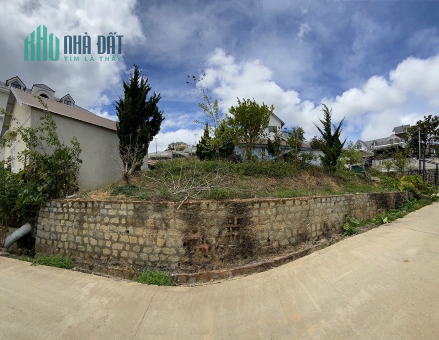 Bán đất view đẹp trên đường Trịnh Hoài Đức, Phường 11, TP. Đà Lạt, giá bán chỉ 13 tỷ
