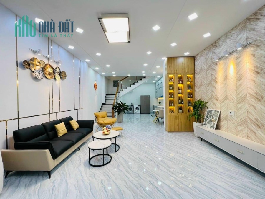 Bán nhà Phú Diễn 41m2, 5 tầng, MT 4.7M, Gía nhỉnh 5 tỷ, Gara ô tô, Kinh doanh, Ngõ thông, Hiếm.
